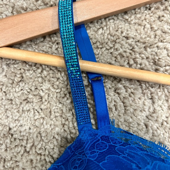 Victoria's Secret BOMBSHELL plunge, rhinestone shine straps, Pushup Bra NWOT - Picture 7 of 7